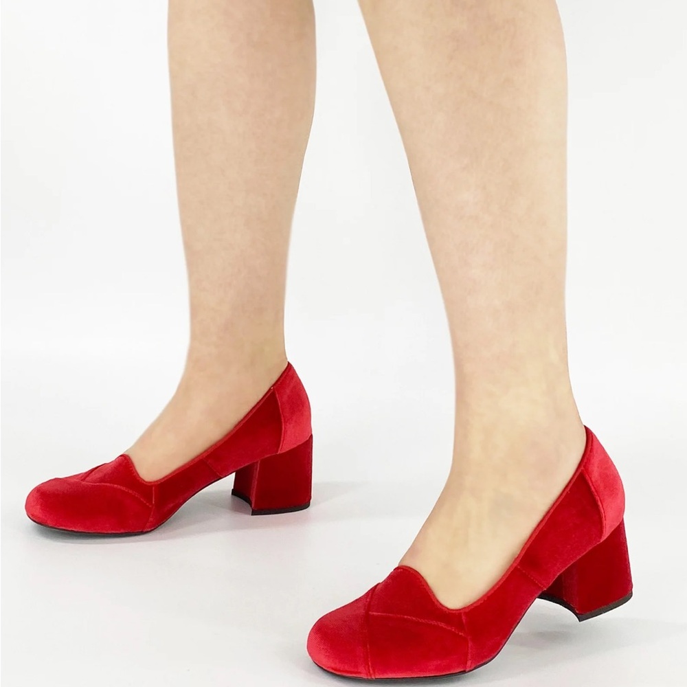 B.A.I.T. Footwear “Cynthia” Red Velvet 6.5 Retro Shoes